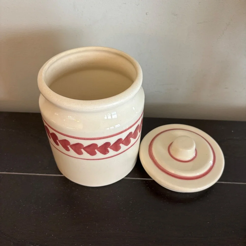 Hartstone Pottery | USA | Stoneware Canister | Pink Hearts and‎ Stripes | 7.25
